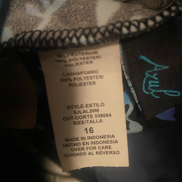 Bathing suit - Picture 7 of 7